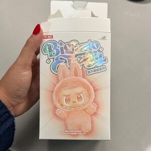 LABUBU BIG INTO ENERGY - LUCKY 🍀